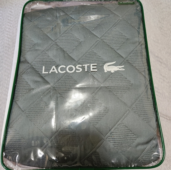 Lacoste Coverlet - Picture 3 of 5